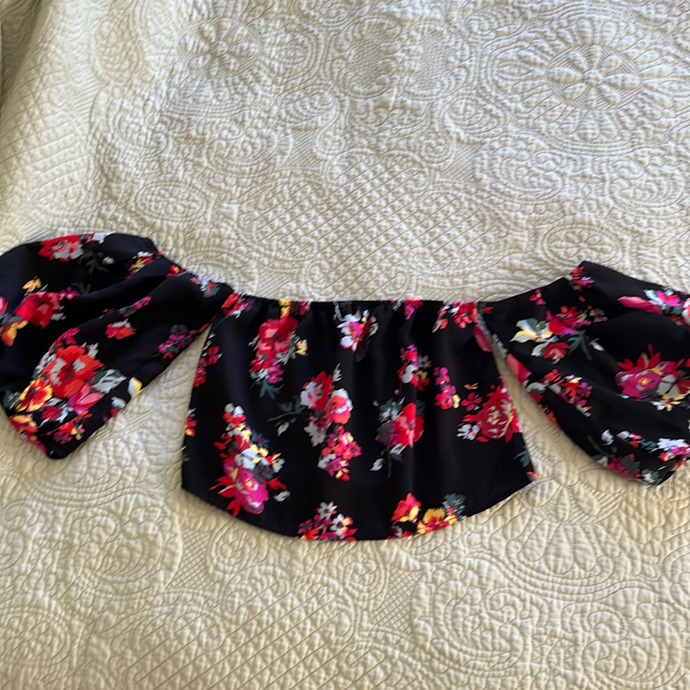 Off the shoulder floral crop top